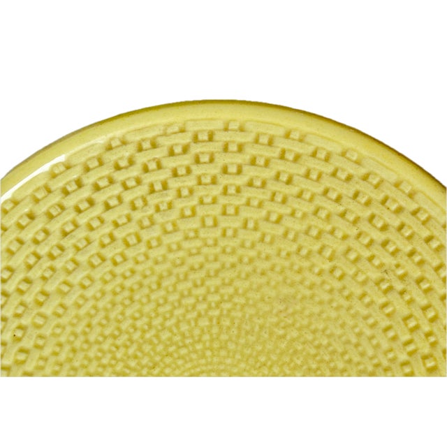 Rustic European Vintage German Basket Weave Majolica Style Plate For Sale - Image 3 of 5