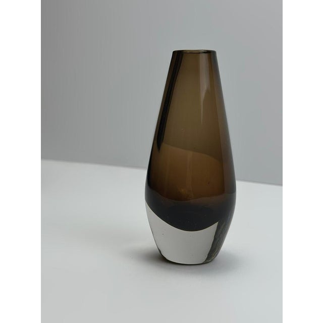 1960s Vintage Smoked Brown Sommerso Glass Bud Vase from Strombergshyttan, 1960s For Sale - Image 5 of 10