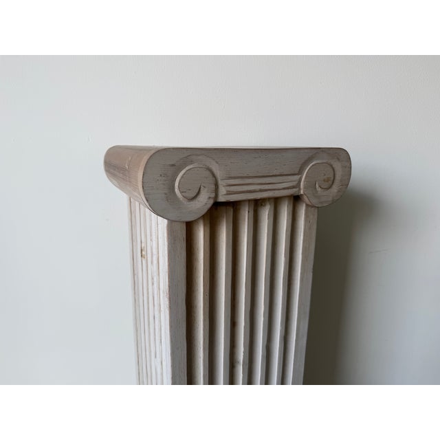 1980's Vintage Carved Wood Capital Column Design Pedestal For Sale - Image 9 of 12