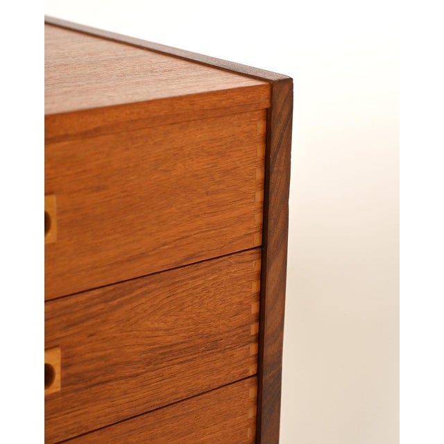 1960s Small Scandinavian Teak Chest of Drawers by Gillis Lundgren, 1960s For Sale - Image 5 of 10
