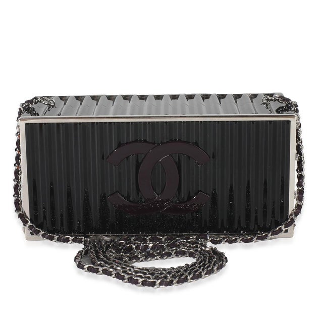 Chanel 18A Black Lucite Paris Hamburg Minaudiere Shipping Container Clutch For Sale - Image 4 of 9