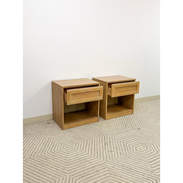 Wood Mid 20th Century Thomasville Blonde Oak Nightstands Pair of Vintage Drawers Storage For Sale - Image 7 of 17