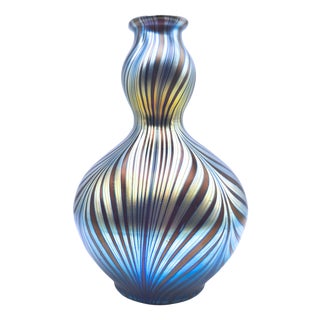 Iridescent Ruby Glass Gourd Vase Phänomen Genre 7501 from Loetz Glass, 1898 For Sale