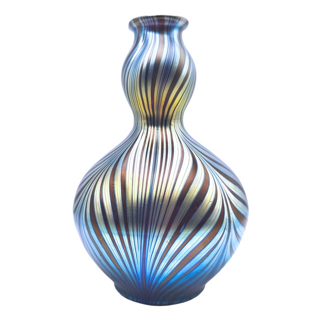Iridescent Ruby Glass Gourd Vase Phänomen Genre 7501 from Loetz Glass, 1898 For Sale