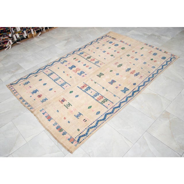Textile 1950s Vintage Turkish Kilim Handwoven Embroidered Area Rug For Sale - Image 7 of 12