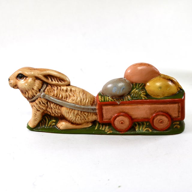 Vintage Wesson Folk Art Chalkware Bunny Rabbits Pushing Cart of Eggs Figurines-a Pair For Sale In Cincinnati - Image 6 of 16