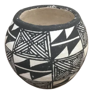 ** 20th Century Native American Emmalita Chino Monochromatic Acoma Seed Pot