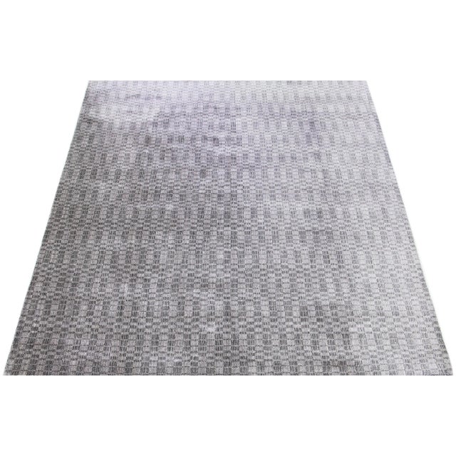 Contemporary 2010s Gray Modern Handmade Geometric Wool & Silk Rug For Sale - Image 3 of 7