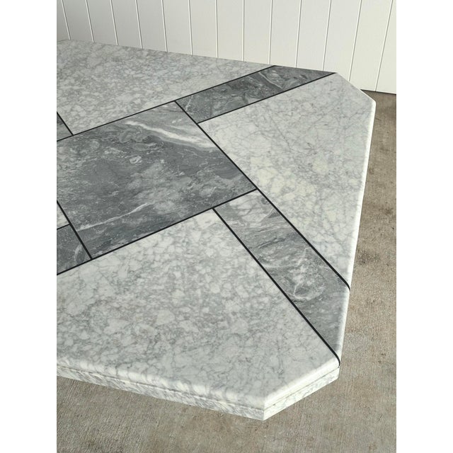 1970s Italian Carrara & Bardiglio Marble Inlaid Coffee Table For Sale - Image 12 of 14