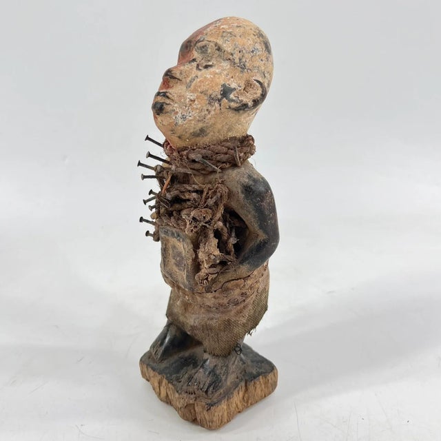 African Early 20th Century Kongo Nkisi Nkondi Power Fetish Figure For Sale - Image 3 of 6