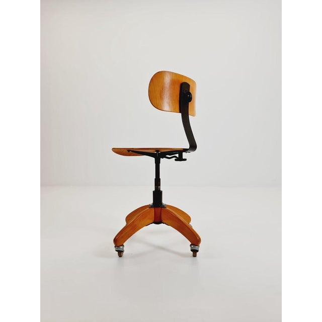 Bauhaus Vintage Bauhaus Swivel Office Chair in Wood by Böhler, 1940s For Sale - Image 3 of 11