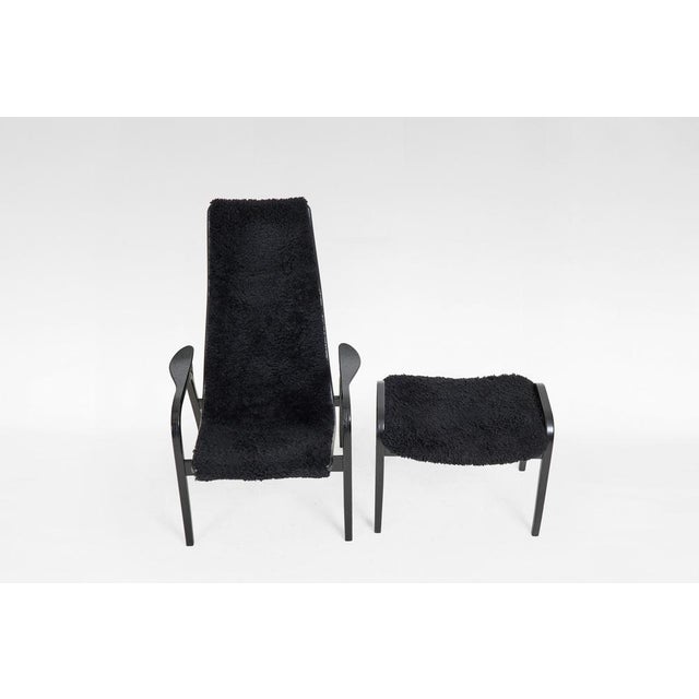 Set of Vintage Black Sheepskin Lamino Lounge Chair and Ottoman by Yngve Ekström for Swedese For Sale - Image 3 of 7