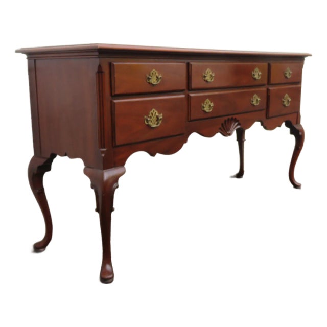 Late 20th Century Hickory Queen Anne Mahogany Long Sideboard Buffet Credenza Bathroom Vanity For Sale