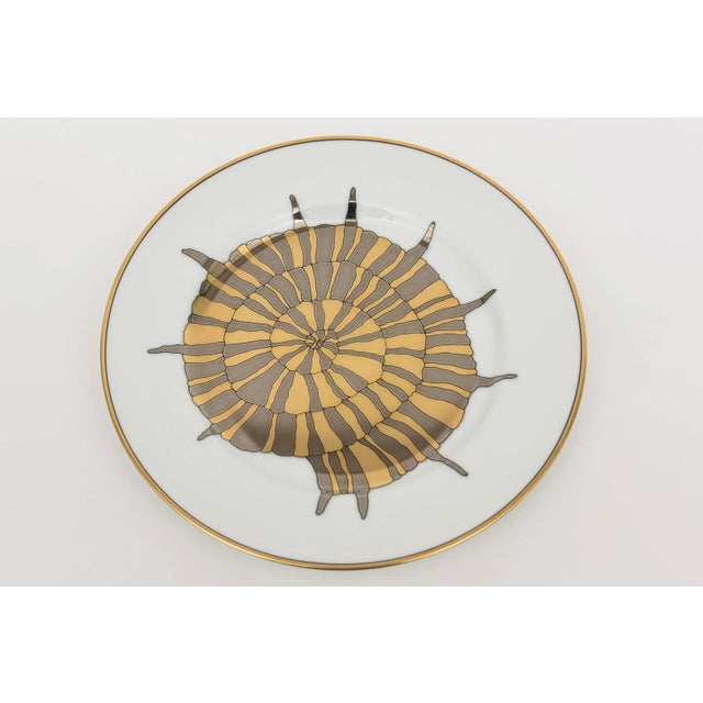Vintage Fitz and Floyd Porcelain Gold Gilded Shell and Fish Desert or Appetizer Plates Set of 4 For Sale In Miami - Image 6 of 12