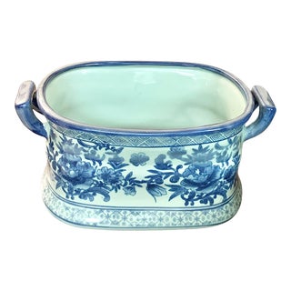 Vintage Chinoiserie Blue and White Porcelain Planter For Sale