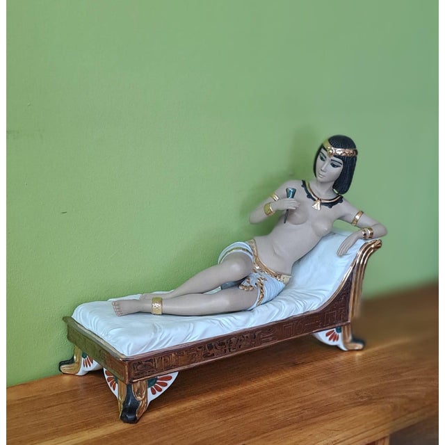 1980s Marco Giner, Cleopatra Figurine, 1986, Porcelain and Gold For Sale - Image 5 of 13