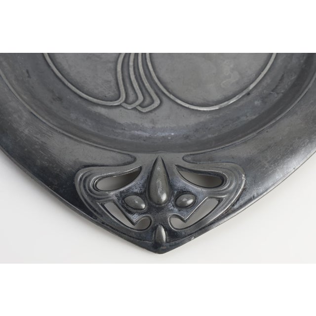 Art Nouveau Triangular Tin Pewter Dish, the Netherlands, 1900 For Sale - Image 3 of 11
