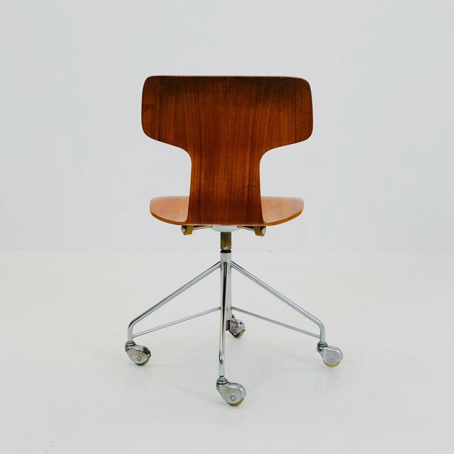 Mid-Century Model 3113 Swivel Desk Chair in Teak by Arne Jacobsen for Fritz Hansen, 1960s For Sale - Image 6 of 11
