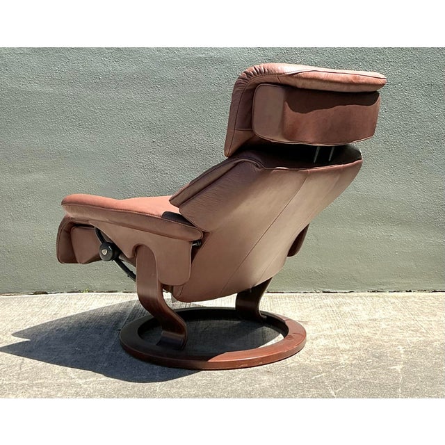 Vintage Ekornes “Stressless” Leather Lounge Chair For Sale In West Palm - Image 6 of 8