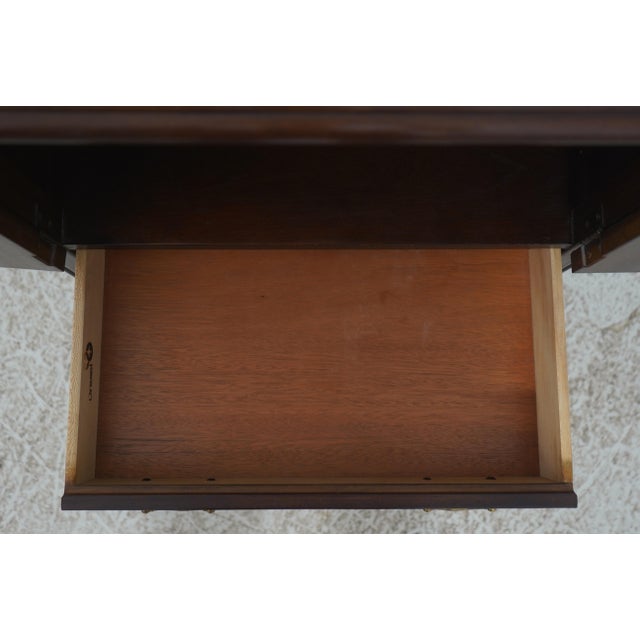 Pair of Drexel Heritage Mahogany Chippendale Style Nightstands For Sale In Philadelphia - Image 6 of 18