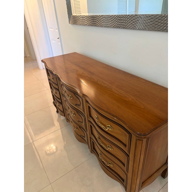 1960s Drexel French Provincial Dresser For Sale In Tampa - Image 6 of 7