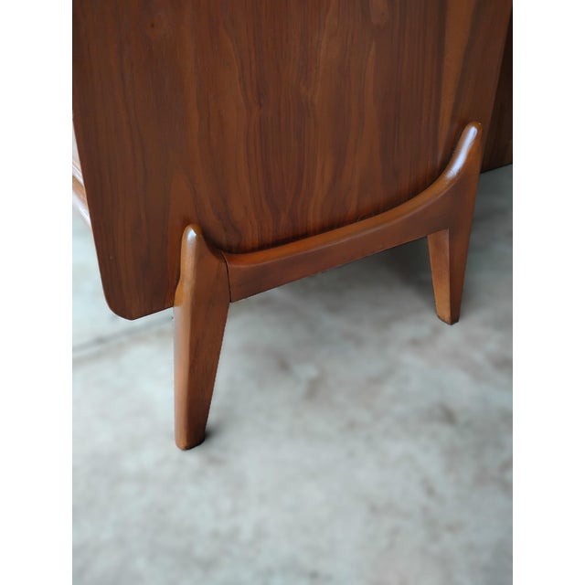 Mid 20th Century Tallboy Bedroom Dresser Chest of Drawers From United Furniture For Sale - Image 6 of 10