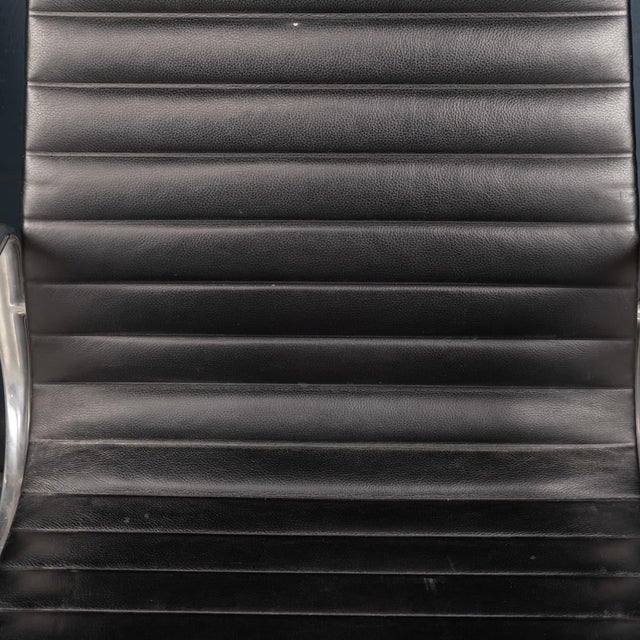 20th Century EA117 Chairs in Black Leather by Charles & Ray Eames for Vitra, 1950s, Set of 2 For Sale - Image 10 of 18