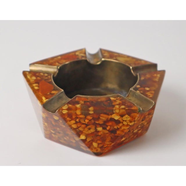 Art Deco Amber Ashtray in Acrylic Resin, 1930s For Sale - Image 3 of 14