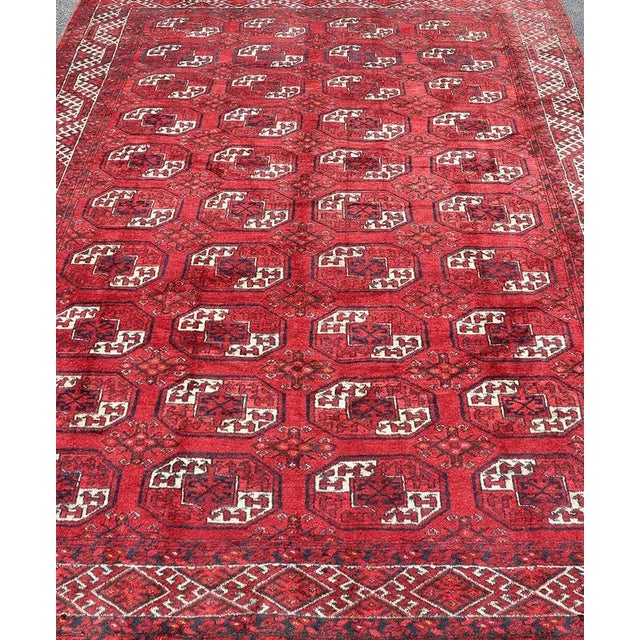 Persian Mid 20th Century Hand-Knotted Vintage Turkomen Ersari Rug in Wool With Repeating Gul Design For Sale - Image 3 of 12