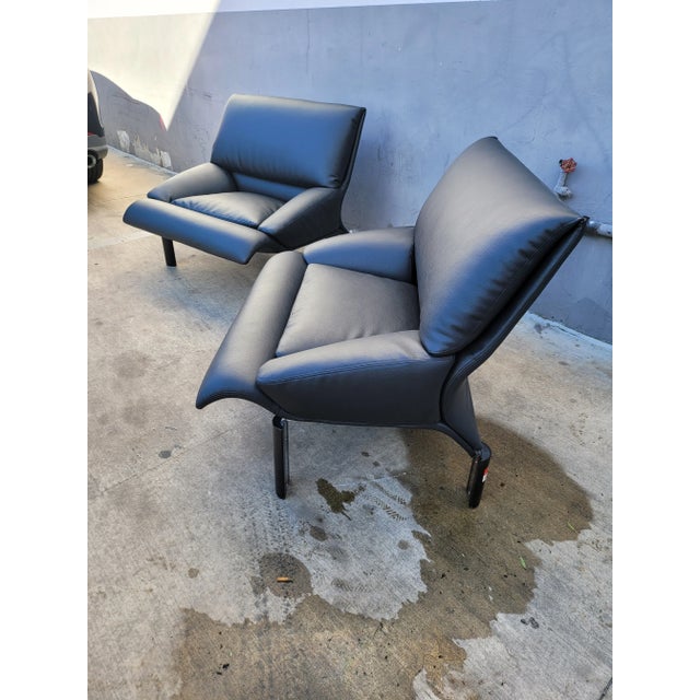1980s 1980s Italian Black Leather Saporiti Lounge Chairs - a Pair For Sale - Image 5 of 13