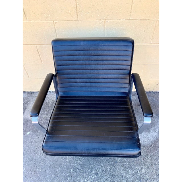 1960s Vintage Swivel Lounge Chair by Chromcraft For Sale - Image 5 of 11