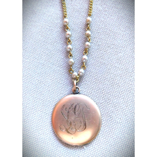 American Antique 10k Gold Open Two Sided Locket, Vintage Gold and Pearl Bead Chain For Sale - Image 3 of 10