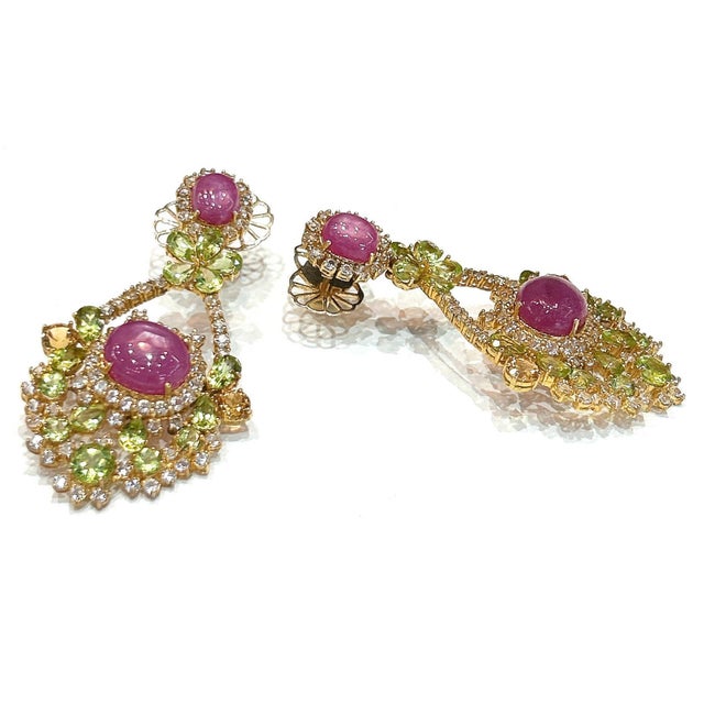 Bochic Orient 7ct Ruby, 4ct Peridot & 3ct Citrin Earrings in 18K Gold For Sale - Image 4 of 13