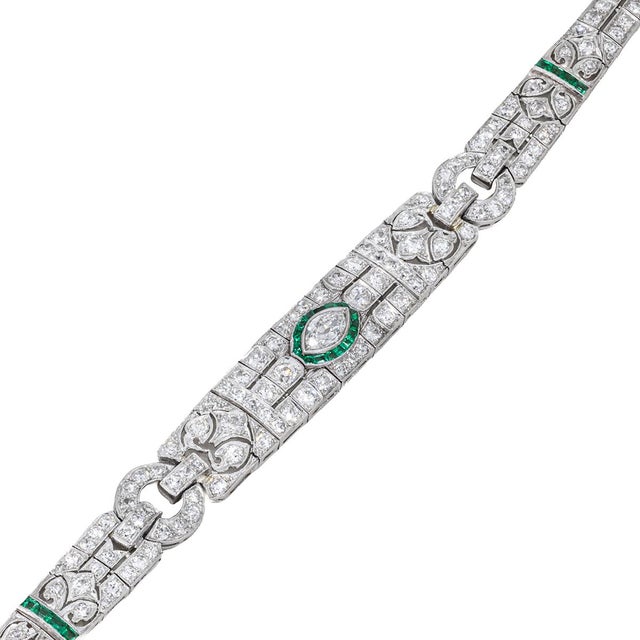 Early 20th Century Art Deco Platinum Bracelet With Diamonds and Emeralds For Sale - Image 4 of 4