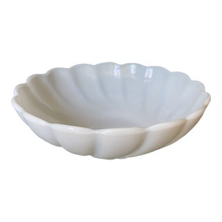 Vintage Hazel-Atlas Scalloped Bowl For Sale