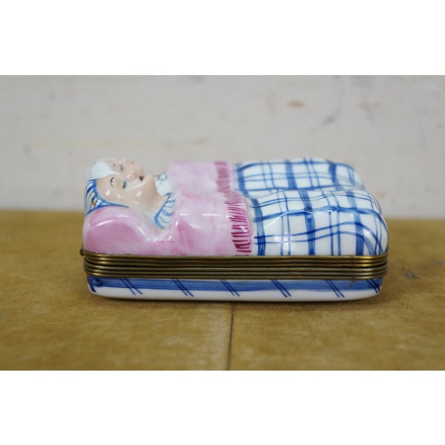 Late 20th Century Parry Vieille Limoges France Peint Main Marriage Bed Trinket Keepsake Box 4" For Sale - Image 6 of 12