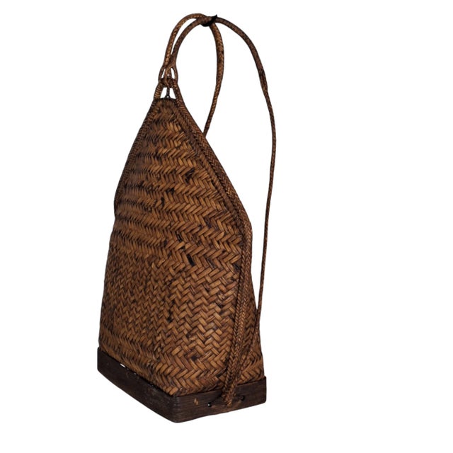 1960s Handwoven Harvesting Shoulder Style Carrying Basket Made in Thailand For Sale In Austin - Image 6 of 10
