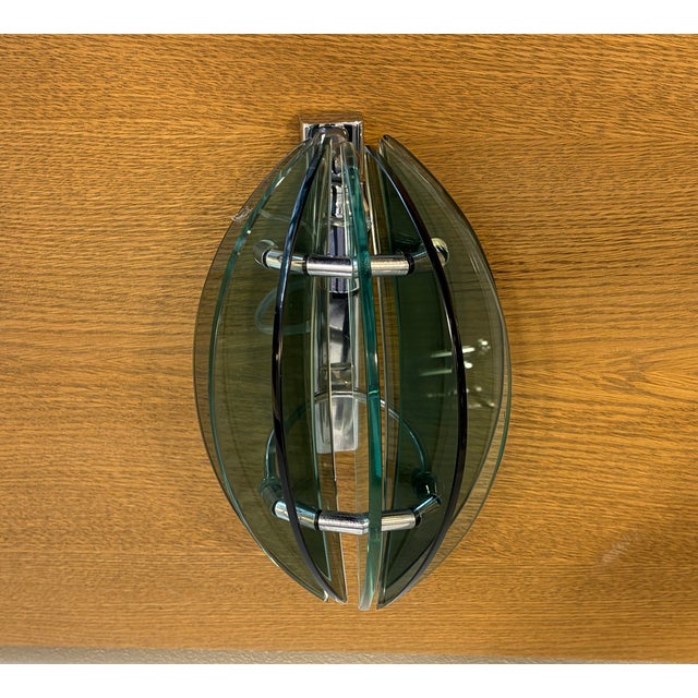 splendid glass wall lamps attributed to "Fontana Arte" Italy 1960 in perfect condition in light green and forest green. I...