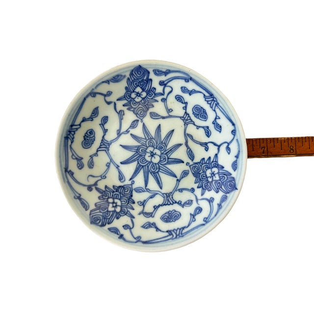 Ceramic 19th Century Daoguang Era Chinese Blue & White Floral Porcelain Plates – Set of 3 For Sale - Image 7 of 8