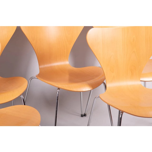 Arne Jacobsen Mid 20th Century Arne Jacobsen for Fritz Hansen Series - Set of Six Chairs For Sale - Image 4 of 5