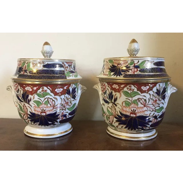 Traditional Antique Early 19th Century Coalport Imari Porcelain Fruit Coolers in the Thumb & Finger Pattern - A Pair For Sale - Image 3 of 13