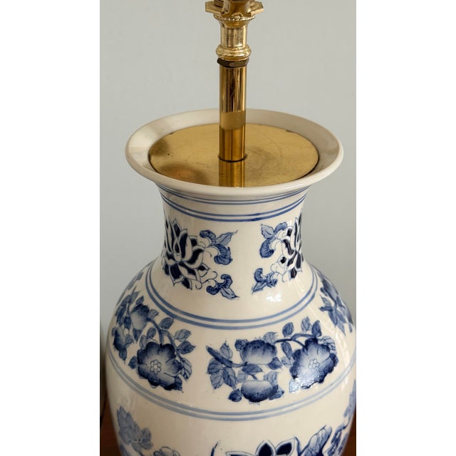 Chinoiserie Blue and White Porcelain Vase Table Lamps For Sale In Savannah - Image 6 of 12