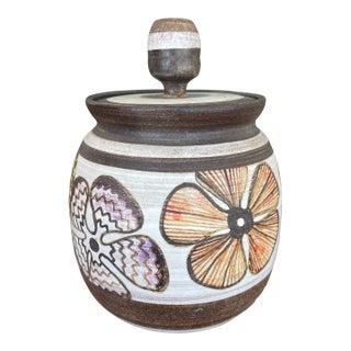 Vintage Mid-Century Studio Pottery Jar by Whearette With Lid and Hand-Decorated Floral Motif. For Sale