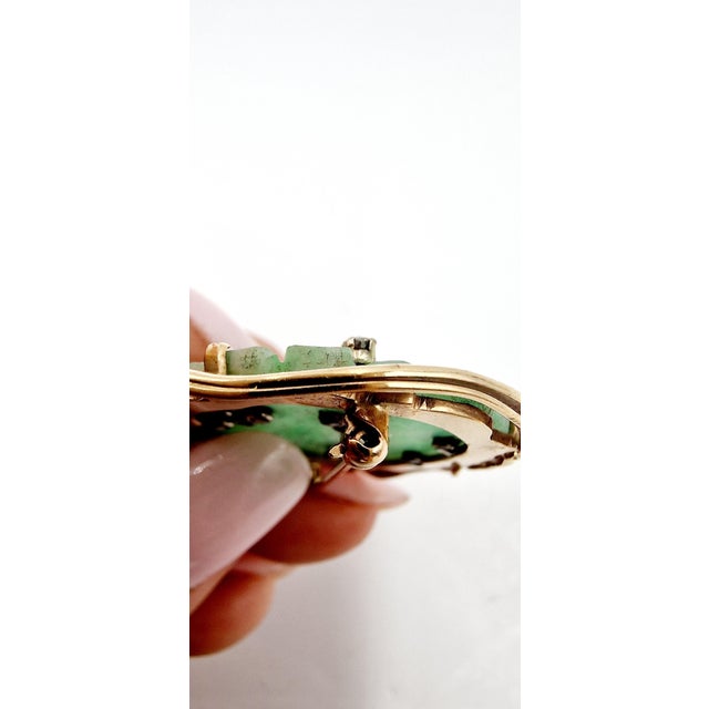 Metal Mid-Century 18 Karat Yellow Gold Brooch with Jade, Diamonds and Rubies, Italy, 1950s For Sale - Image 7 of 11