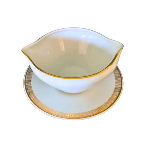 Ceramic Porcelain Dinner Set with Pure Gold Details, 1957, Set of 26 For Sale - Image 7 of 8