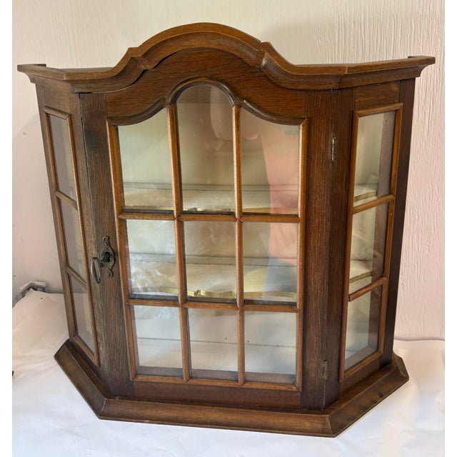 Nice vintage Dutch wall cabinet. Locks with original key!
