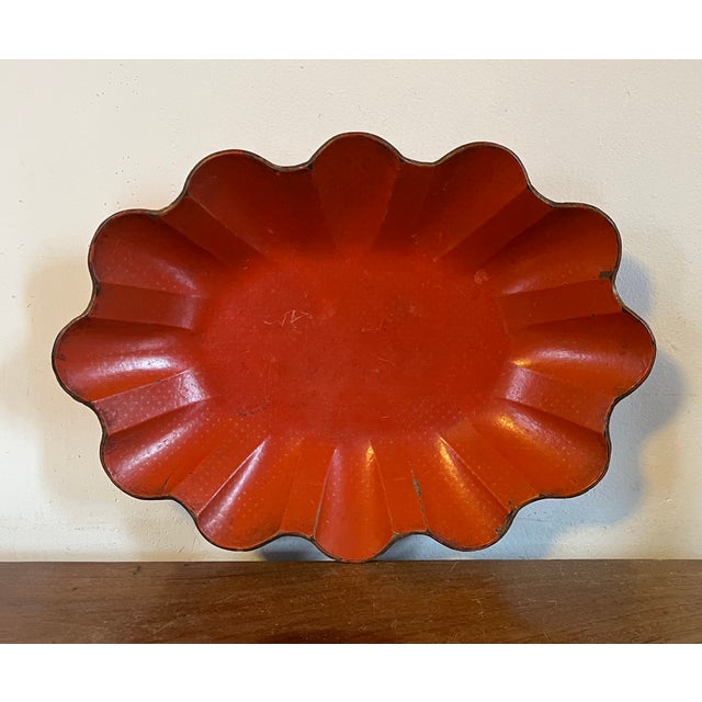 French Antique 19th Century French Scarlet Lacquer Papier Mache Scalloped Oval Tray or Bowl For Sale - Image 3 of 13