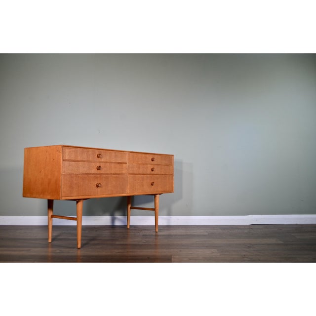 1960s Mid-Century Modern Oak Dresser from Meredew, 1960s For Sale - Image 5 of 10