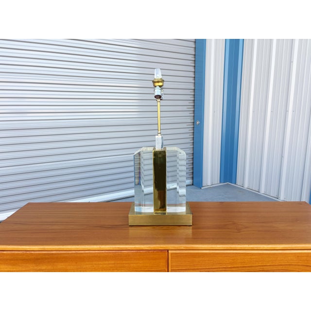 1970s Mid Century Modern Lucite and Brass Table Lamp by Charles Hollis Jones For Sale - Image 9 of 9