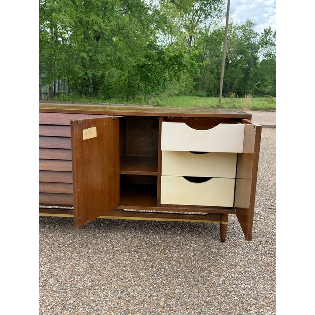 Wood 1960s American of Martinsville “Dani” Credenza For Sale - Image 7 of 9